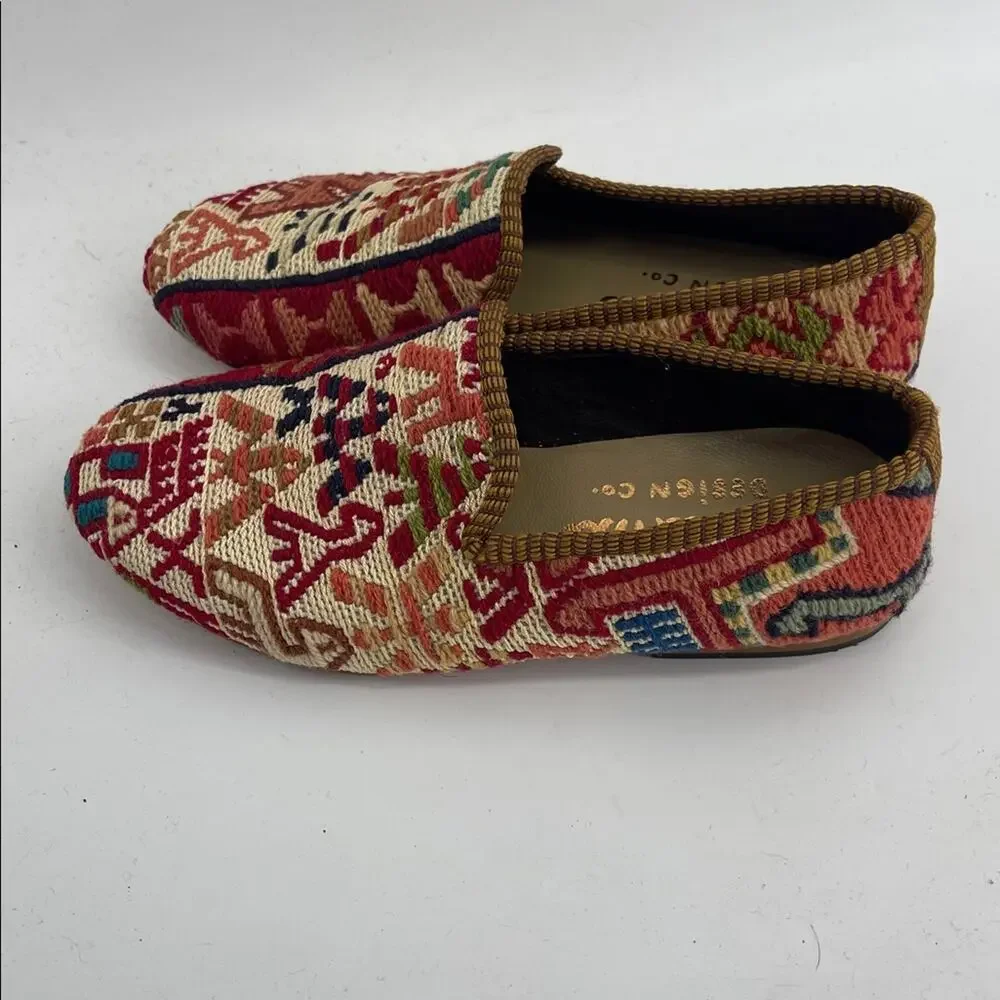 NWT Artemis Design Co. woven tapestry slip on loafer shoes sz 6